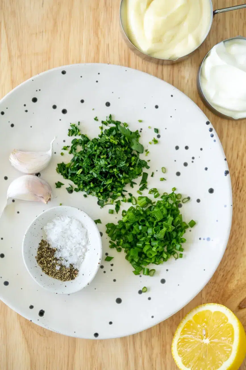 Creamy Garlic and Herb Dipping Sauce Ingredients